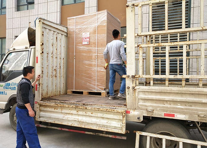 恩施某裝飾公司采購201雙吹感應(yīng)互鎖風(fēng)淋室