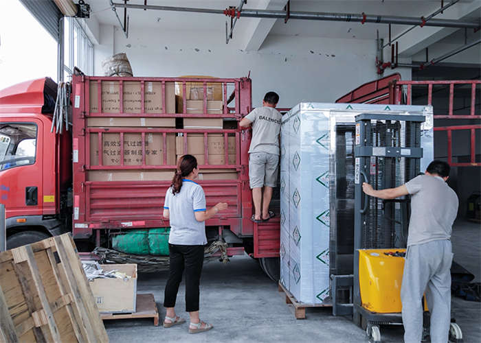 湖北某茶業(yè)公司采購(gòu)201雙吹感應(yīng)互鎖風(fēng)淋室