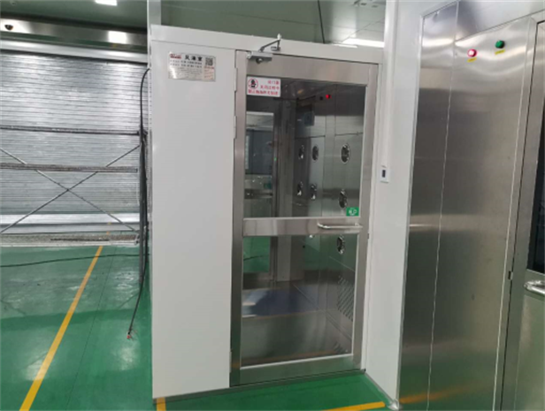 外冷板噴涂內(nèi)不銹鋼風(fēng)淋室